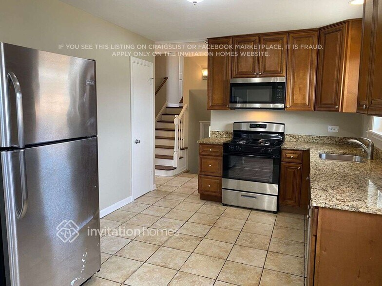 Building Photo - 4628 W 101st St