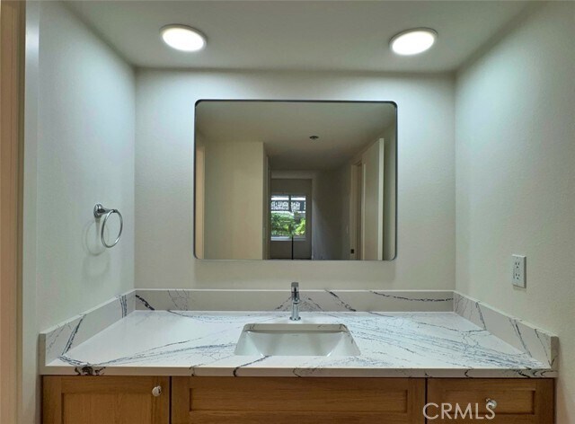 Building Photo - 230 S Catalina Ave