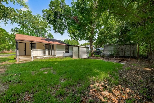 Building Photo - 7021 Oleander Ln