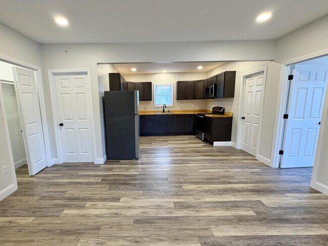 Building Photo - 39 High St