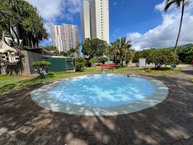 Building Photo - Kukui Plaza Diamond Head Tower- 1 Bed, 1 B...
