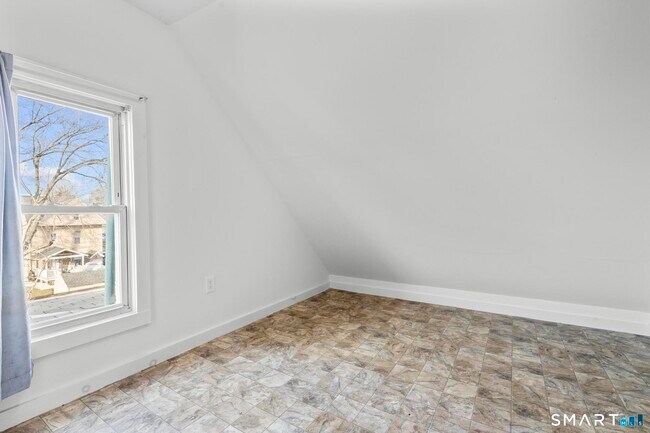 Building Photo - 426 Poplar St