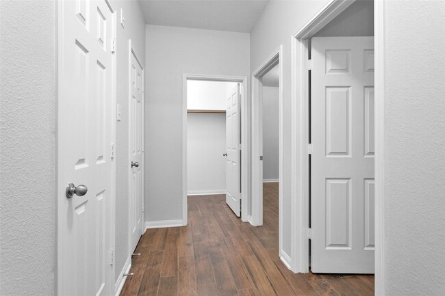 Building Photo - 30831 W Lost Creek Blvd