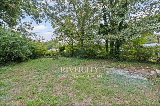 Building Photo - Cute 2 bedroom / 1 bathroom home in 38111 ...