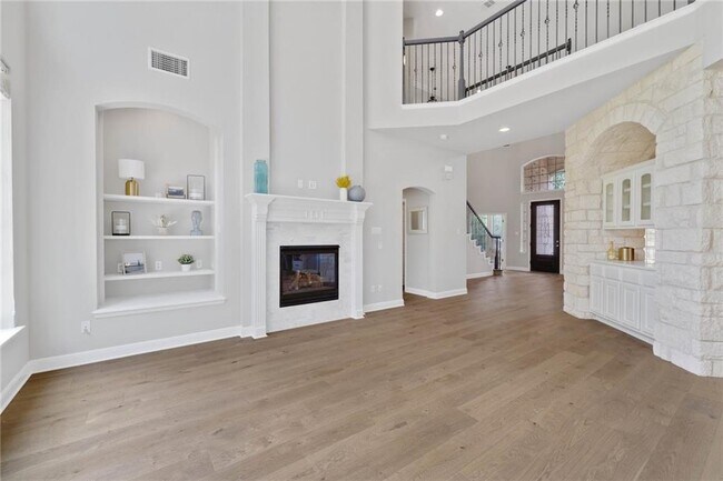 Building Photo - 3000 Welton Cliff Dr