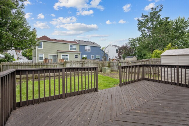 Building Photo - 1127 Ashbrook Dr