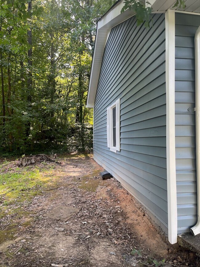 Building Photo - 1647 Bridgeport Dr NW