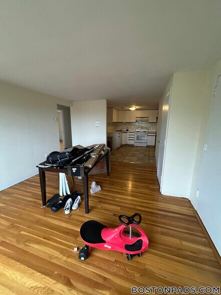 Building Photo - 20 Riverside St