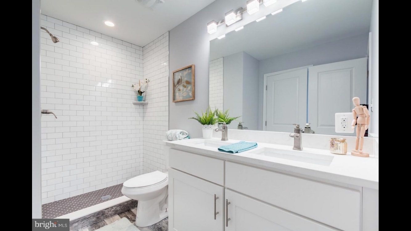 Building Photo - 9 E Fort Ave