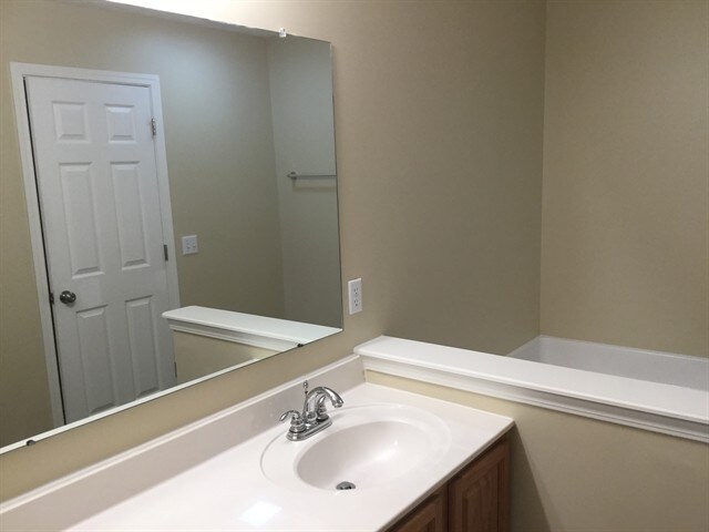 Building Photo - 167 Firestone Dr