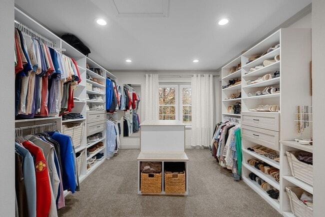 Building Photo - 12122 Royal Valley Dr