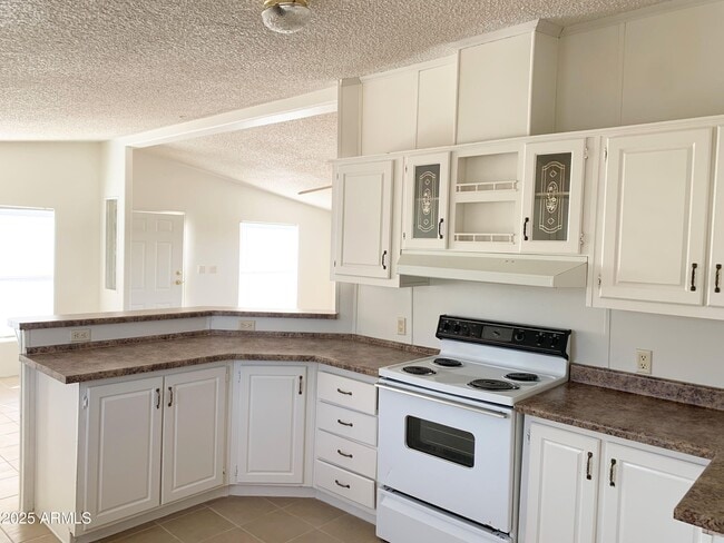 Building Photo - 1225 N San Marcos Dr