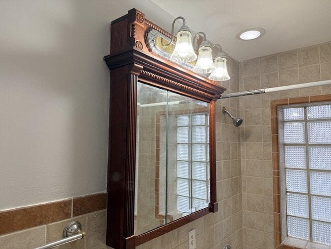 Building Photo - 907 15th St