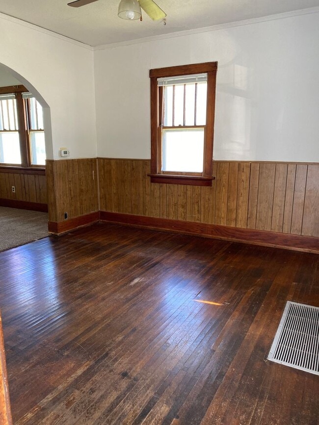 Building Photo - 306 Idaho St