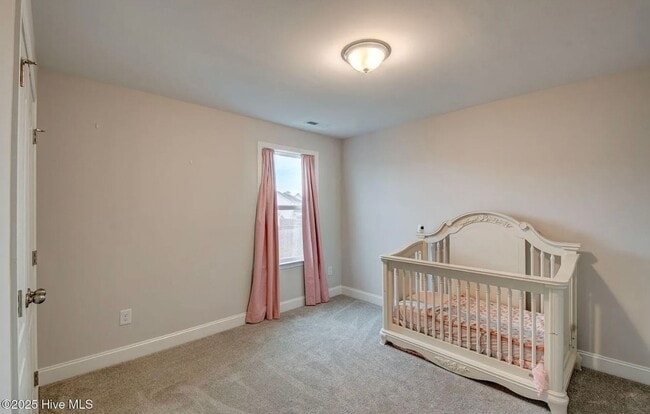 Building Photo - ***Special Offer*** Single Family Home in Desirable Neighborhood