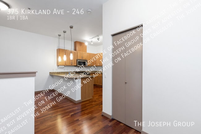 Building Photo - 375 Kirkland Ave