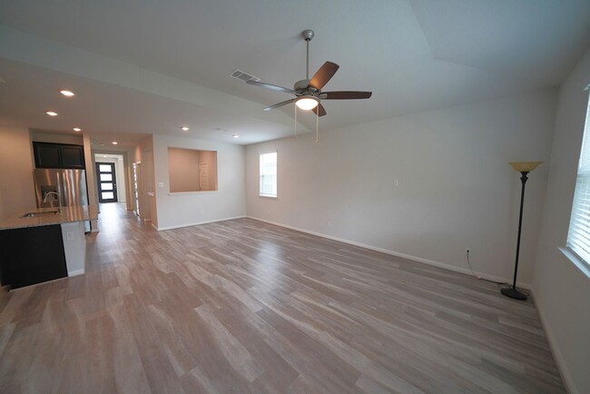 Building Photo - Gorgeous Like-New Home in Asher Place (Sai...