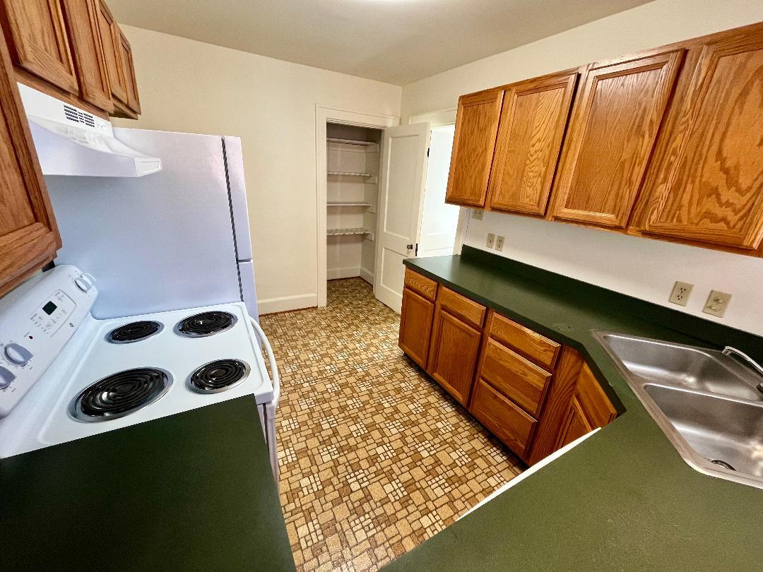 Kitchen 2 - 1324 Fontaine Rd