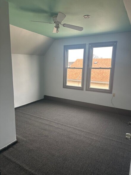 Building Photo - 220-222 Beardsley Street, 3rd floor