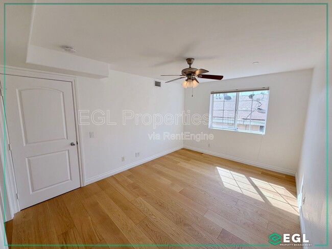 Building Photo - 1521 S Hayworth Ave