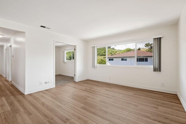Building Photo - Updated 4BD/2BA Goleta Condo | Pool Access | Near UCSB | Easy Highway 101 Access