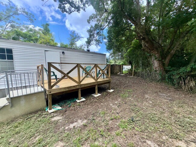 Building Photo - 641 Bayou Dr