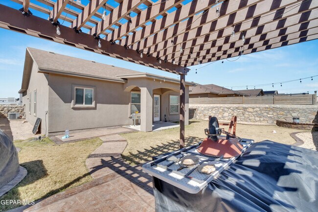 Building Photo - 412 Beech Tree Dr