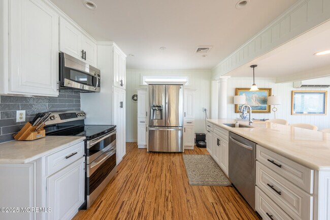 Building Photo - 14 Falls Rd