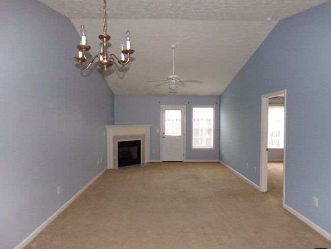 Building Photo - Location, Location, Location!!