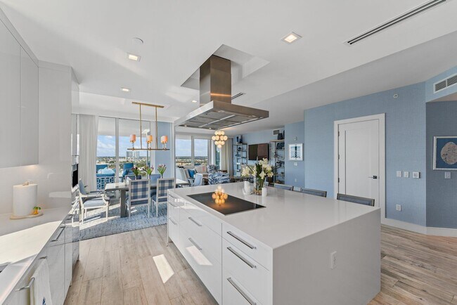 Building Photo - 3730 N Ocean Dr