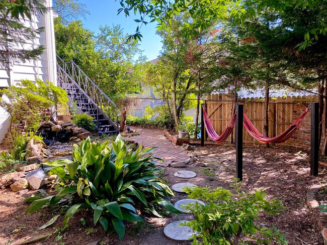 Building Photo - 3308 Cliff Rd