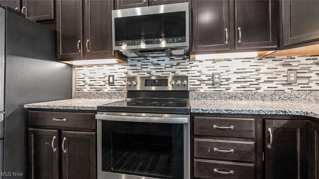 Building Photo - 6965 Chandlersville Rd