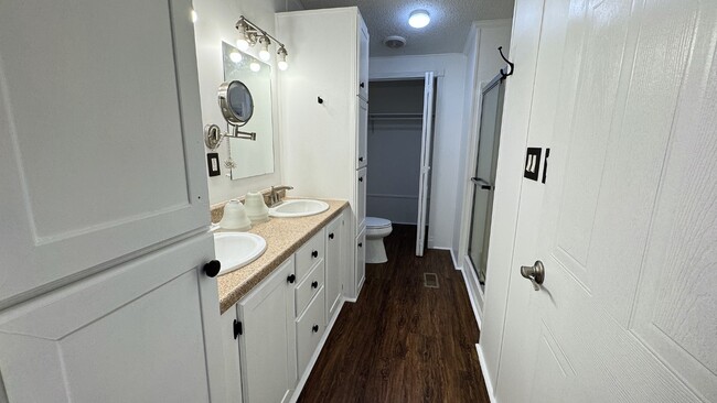 Building Photo - 122 Curtis Rd