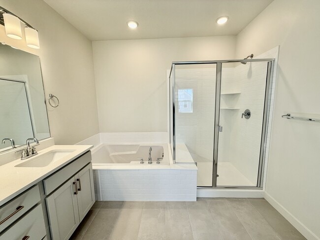 Building Photo - 4883 Coulter Ct