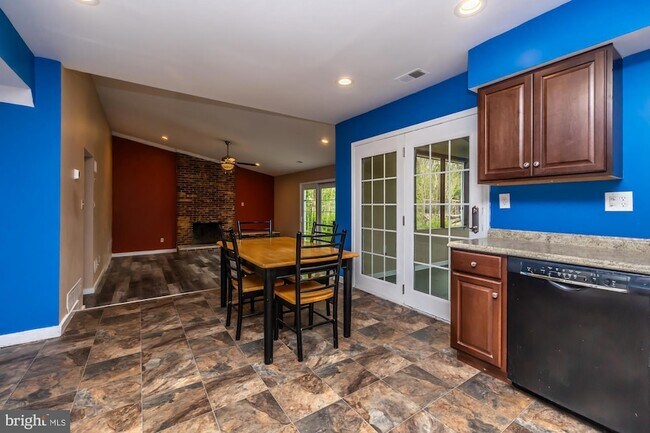 Building Photo - 3204 Norma Dr