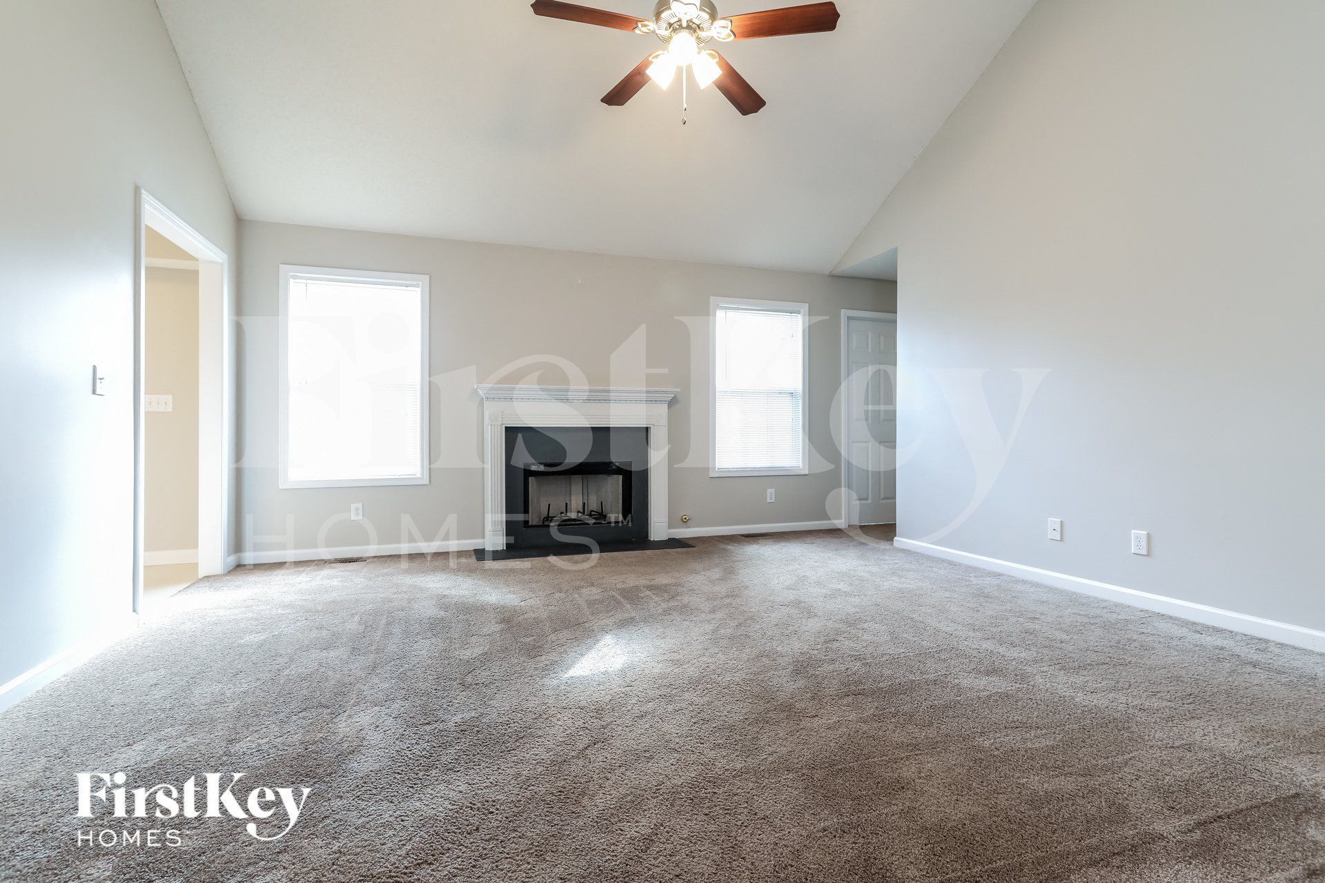 Building Photo - 3240 Hilltop Cir