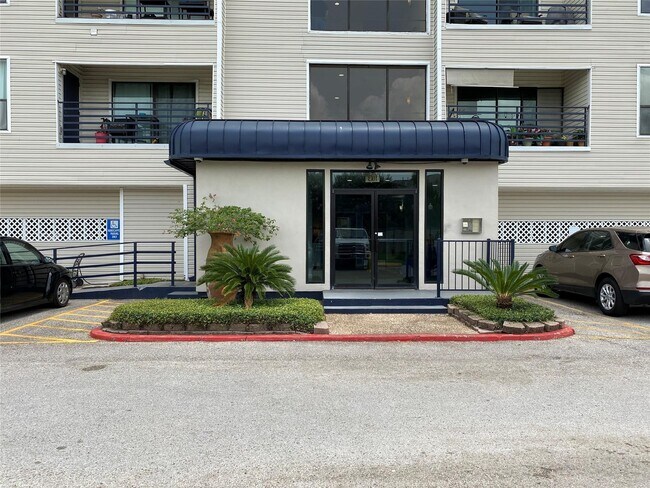 Building Photo - 793 Davis Rd