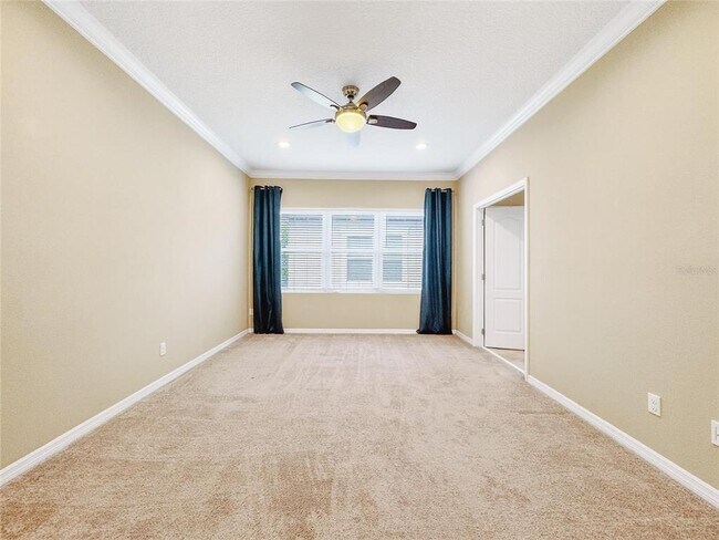 Building Photo - 5518 Thomas Square Dr