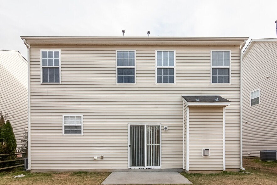Building Photo - 4720 Abercromby St