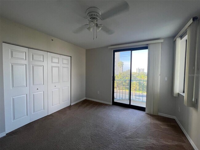 Building Photo - 670 Island Way