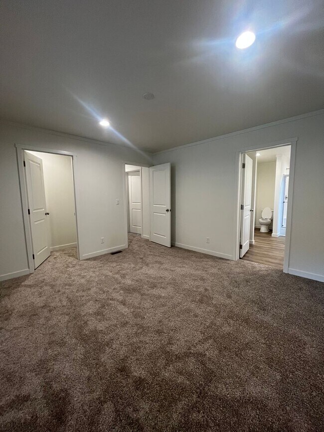 Building Photo - Nearly brand-new home!! 3-Bedroom 2-Bathroom Home