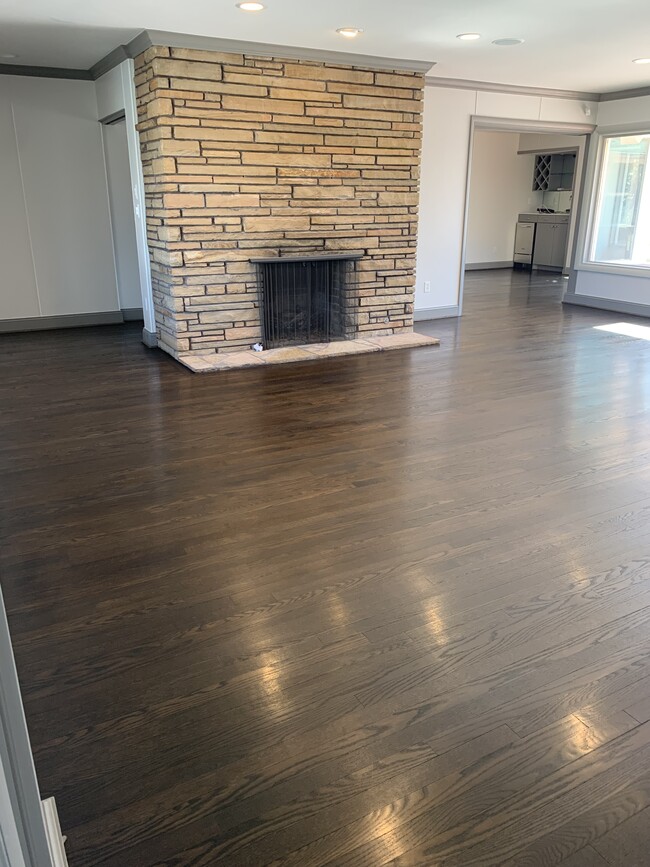 Building Photo - 1720 Dorchester Pl