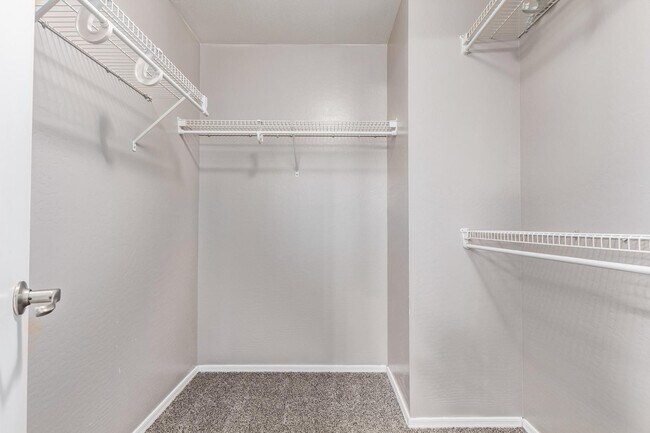 Building Photo - 1368 S 232nd Ave