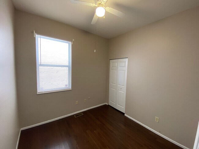 Building Photo - W Norwich Ave 32-34 GW2