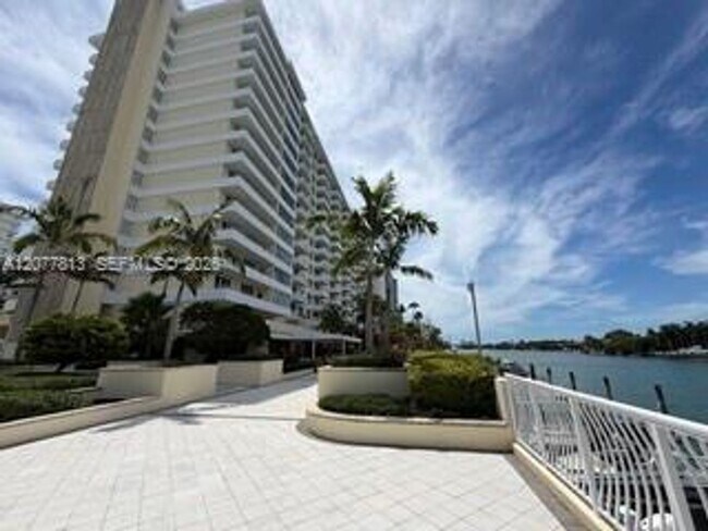 Building Photo - 5600 Collins Ave