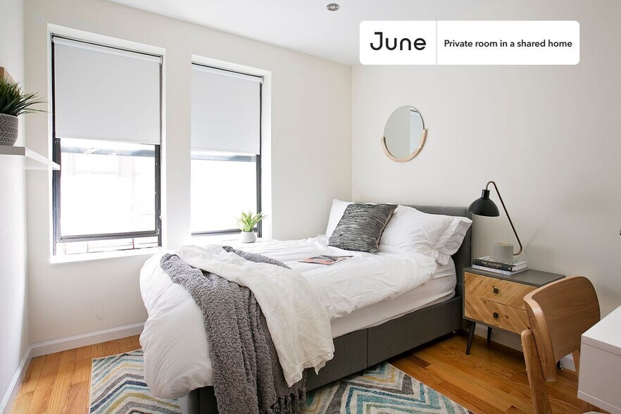 Primary Photo - Private bedroom in 4 bed/2 bath Home