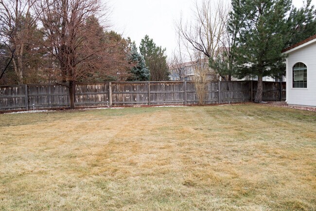 Building Photo - Evolve Real Estate: Available Immediately 3 Bedroom on a Huge Lot Facing Open Space! No Pets.