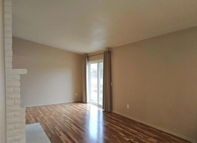 Building Photo - 1505 Surrey Ct