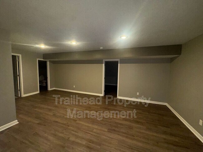 Building Photo - 603 Hillcrest St