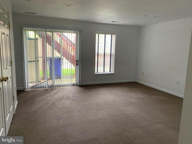 Building Photo - 4850 Marsden Pl